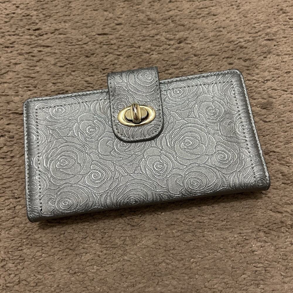 Buxton Rose Embossed Leather Wallet Gray